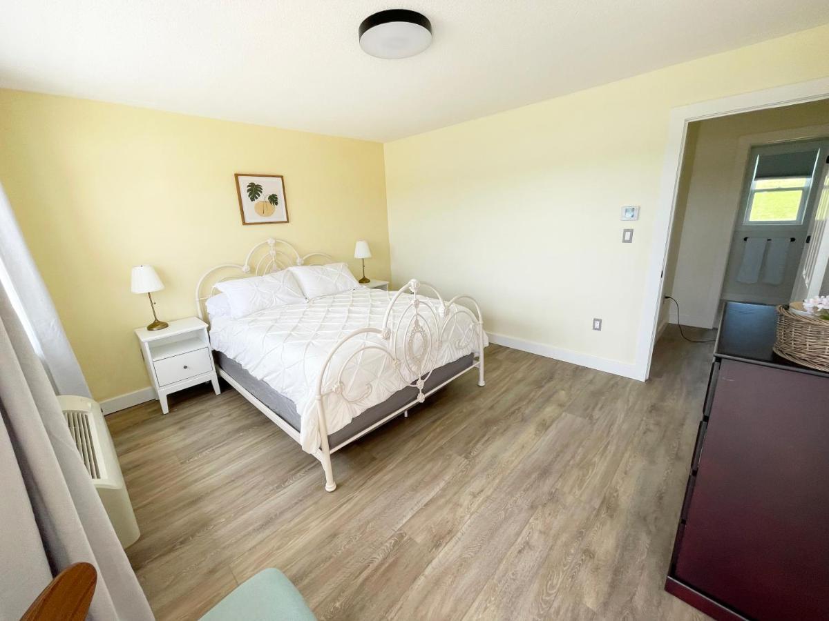 Gateway To Greenwich Suites Saint Peters Bay エクステリア 写真